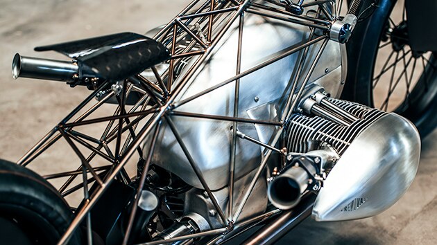 Birdcage mit Motor und Sitz