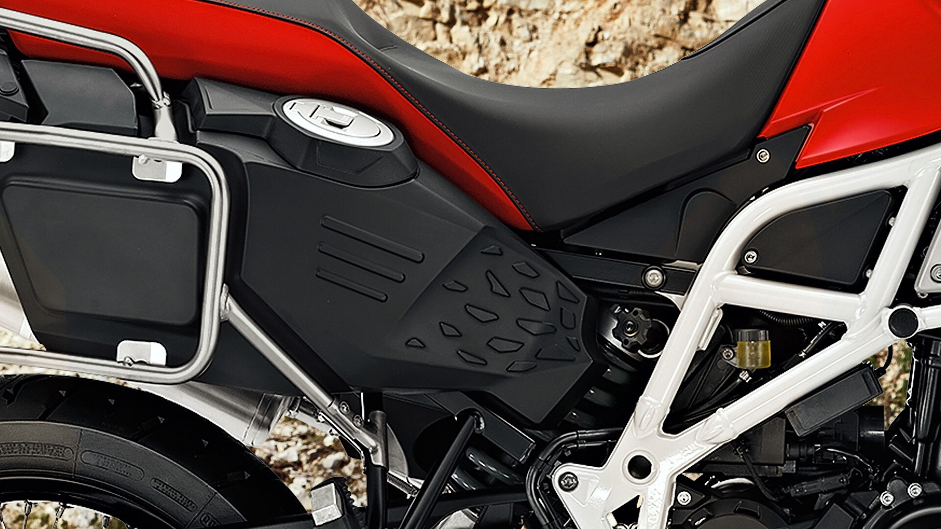 F 800 GS Adventure seitliche Tankblende