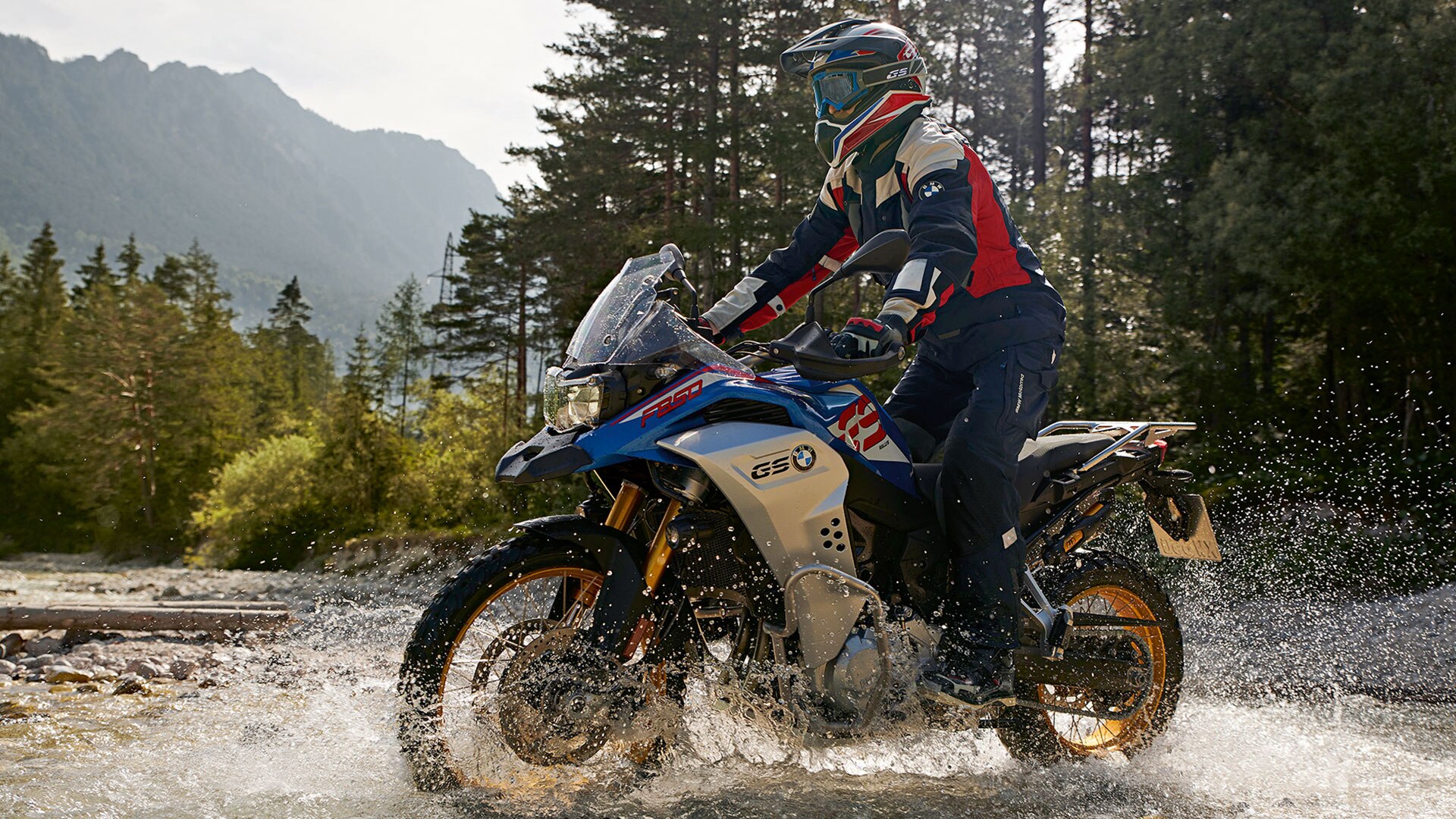 Die neue BMW F 850 GS Adventure im Einsatz im Gelände