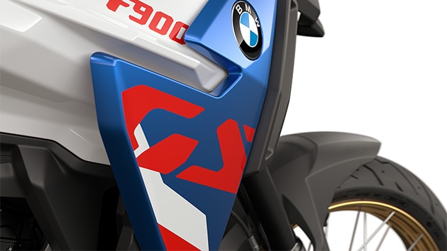Das prägnante GS Logo an der F 900 GS von BMW Motorrad