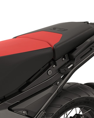 Hoher Fahrersitz + Soziussitz Sport (Rallyesitzbank Optik)