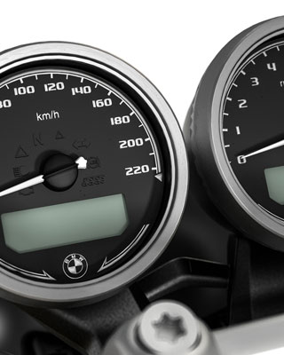 Wir sehen das Doppel-Rundinstrument der R nineT.