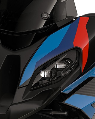 Die sportliche Front der M 1000 XR von BMW Motorrad