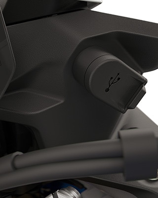 Die USB-C Ladebuchse der F 900 XR von BMW Motorrad