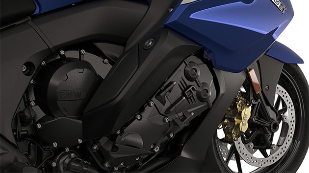 Fokus auf den Sechszylindermotor.