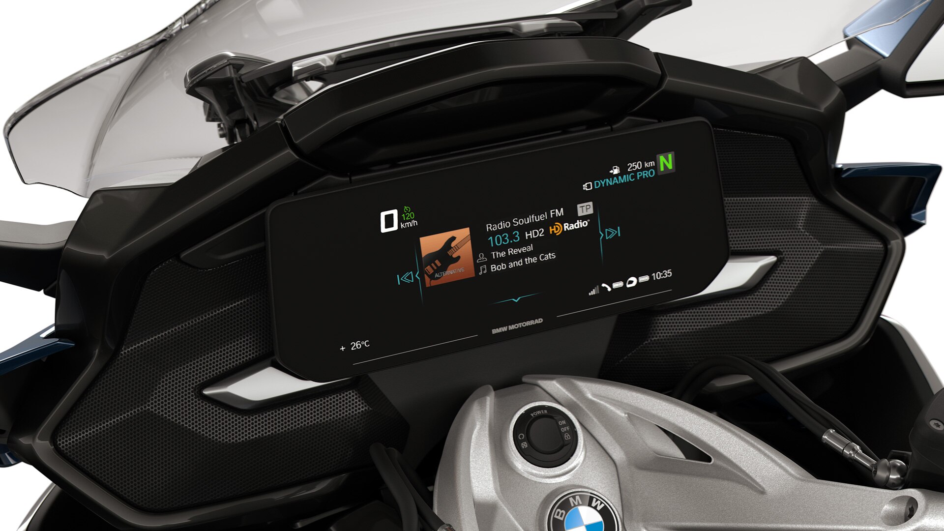 Fokus auf das TFT-Display und die Boxen der K 1600 GTL.