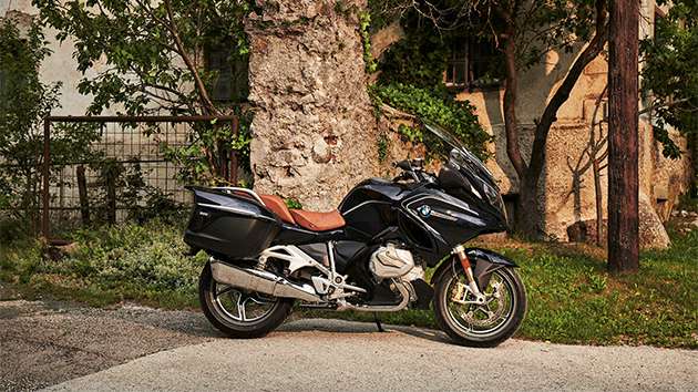 BMW R 1250 RT mit brauner Option 719 Sitzbank