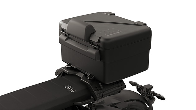 Das Vario-Topcase des CE 04 von BMW Motorrad